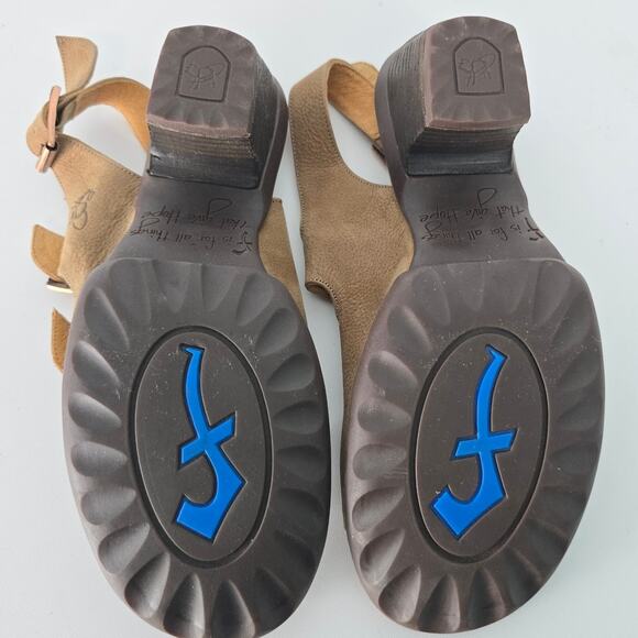 John Fluevog Sunny Tan Nubuck Leather Strappy Buckle Sandal Heeled 11 - Picture 8 of 11